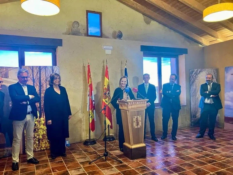 Inauguración de una renovada iluminación sostenible de la cuádruple esclusa del Canal de Castilla.