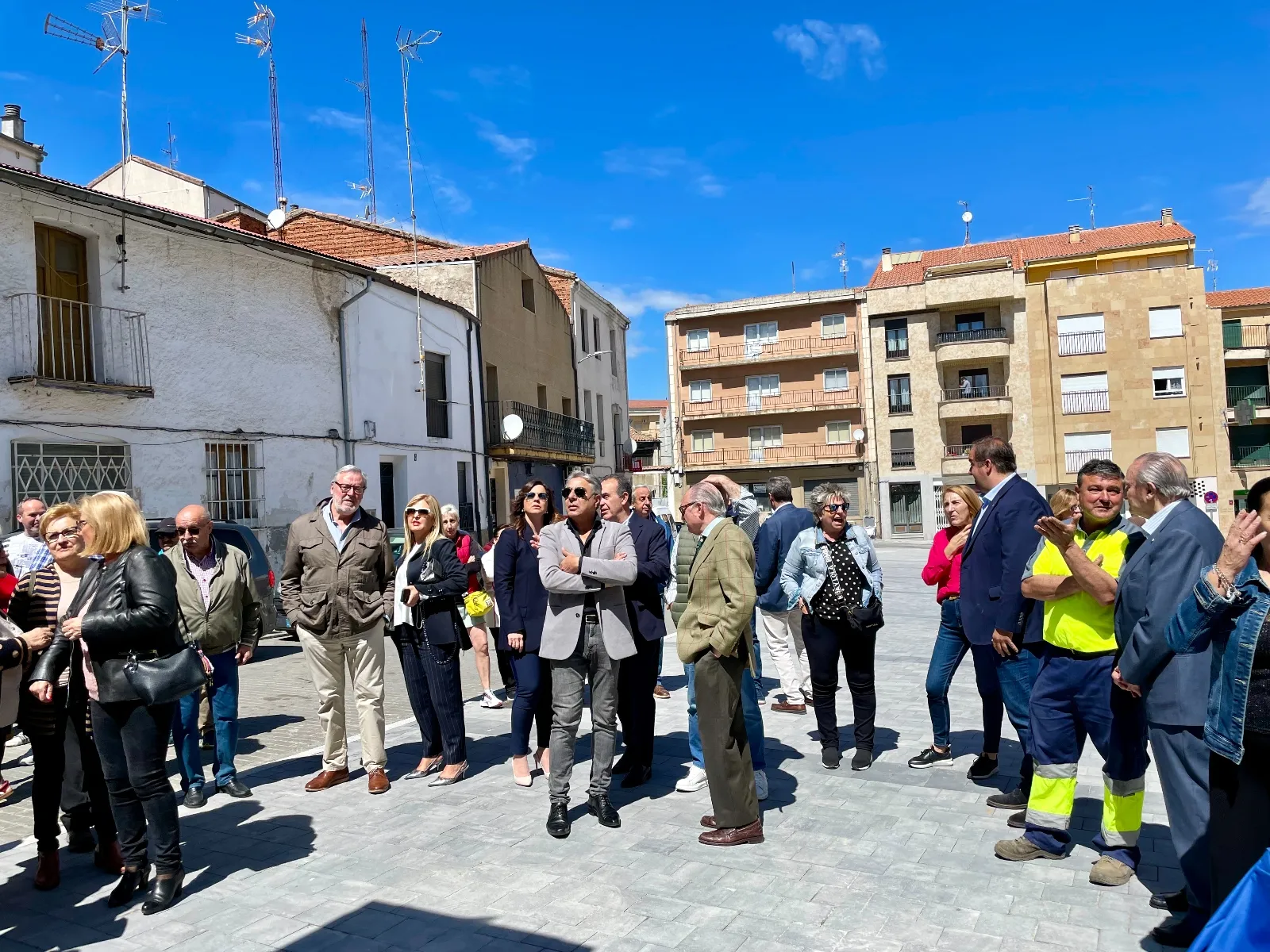 Inauguración de la estatua homenaje en la plaza de Julián Coca en Guijuelo. 