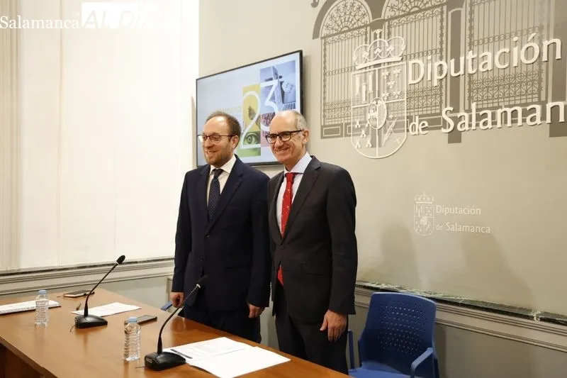 El presidente de la Diputación de Salamanca, Javier Iglesias, acompañado del delegado del área de Economía, Marcos Iglesias, ha presentado la memoria de actividades y resultados del REGTSA en 2023. Foto: David Sañudo
