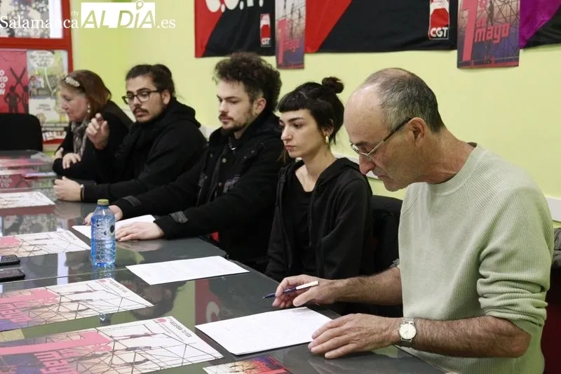 Rueda de prensa de Juventud Unida y otros colectivos sociales y sindicatos obreros de la ciudad de Salamanca. Foto de Raúl Riego