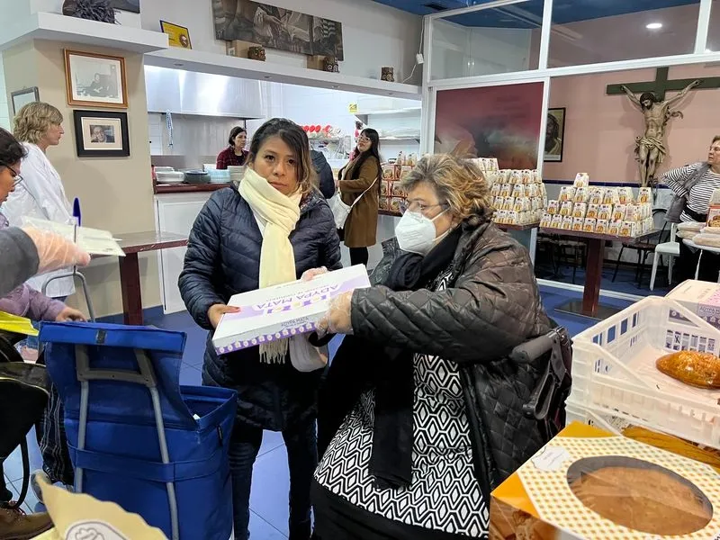 El Comedor de los Pobres reparte hornazo este Lunes de Aguas.