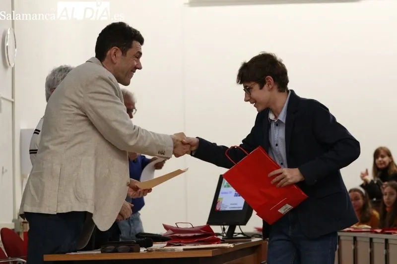 Clausura de la V Olimpiada Provincial Alevín de Matemáticas y la XXXII Olimpiada Provincial Junior y Juvenil de Matemáticas. Fotos: Raúl González Riego.