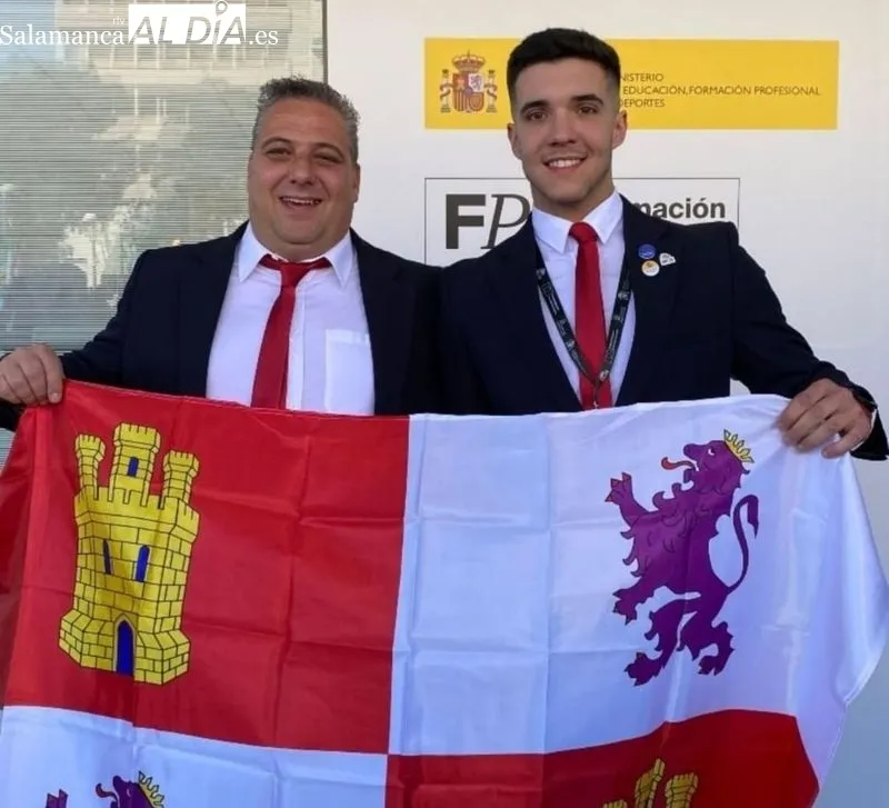 Oscar Ramos ha celebrado con sus profesores y amigos su triunfo en las olimpiadas de formación profesional