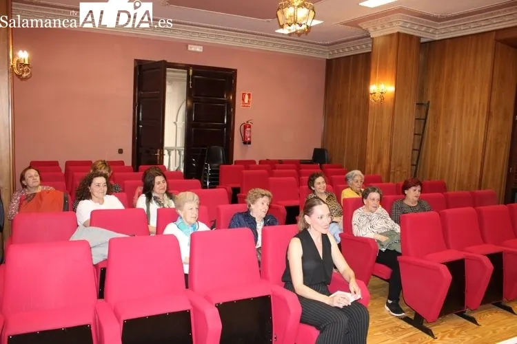 Foto 3 - Concepci&oacute;n Guinaldo y Adela Villoria presentan sus obras literarias&nbsp;