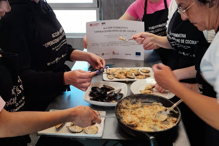 Los alumnos de la acción de cocina de Cáritas inician sus prácticas no laborales