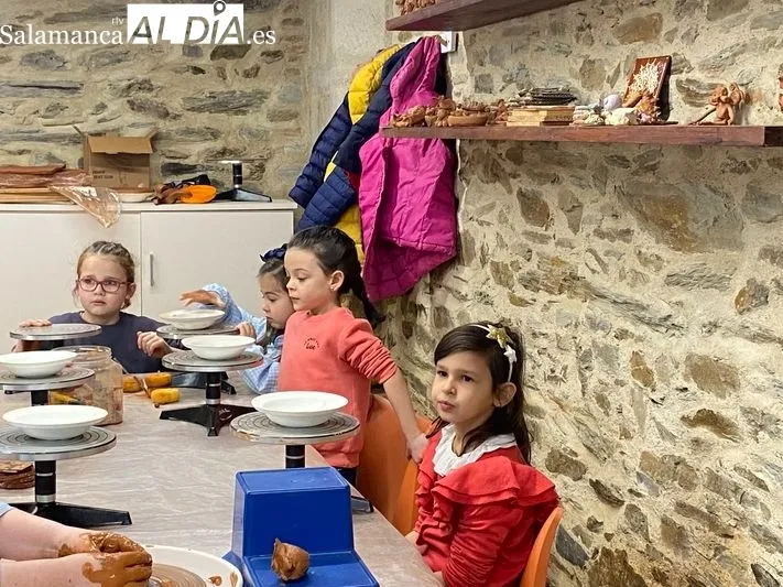 Foto 9 - &iexcl;Hola Cer&aacute;mica! triunfa con sus dos talleres&nbsp;alfarer&iacute;a para grandes y peque&ntilde;os