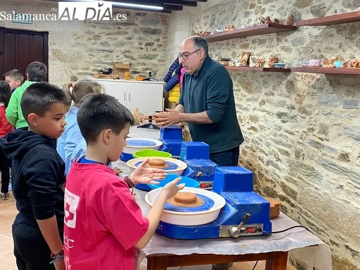 Foto 2 - &iexcl;Hola Cer&aacute;mica! triunfa con sus dos talleres&nbsp;alfarer&iacute;a para grandes y peque&ntilde;os