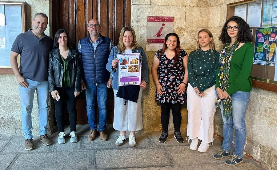 Foto 2 - Alumnos del IES Fray Diego inauguran unas visitas &lsquo;con acento de mujer&rsquo;