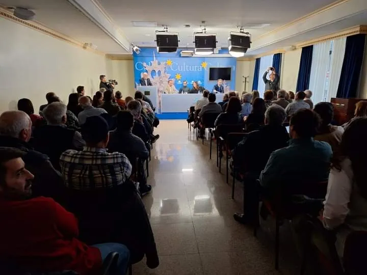 Foto 2 - La figura del sobresaliente llena la Sala de la Palabra