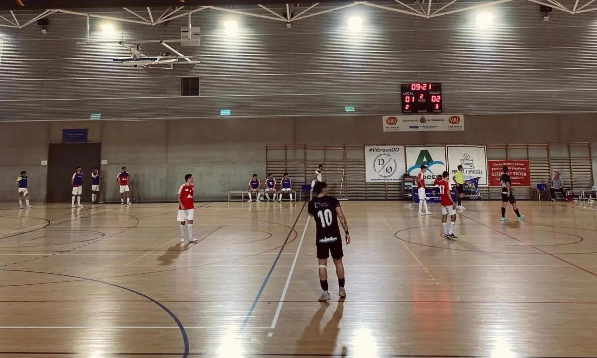 Foto 3 - El III Senior da la campanada en la cancha del 2&ordm; clasificado