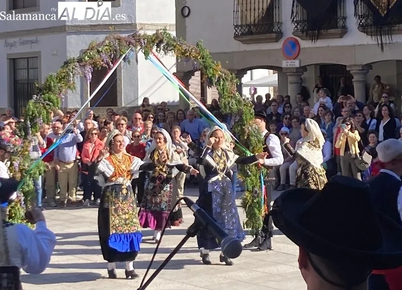 Representación de una boda charra por el grupo Surco en Villavieja de Yeltes