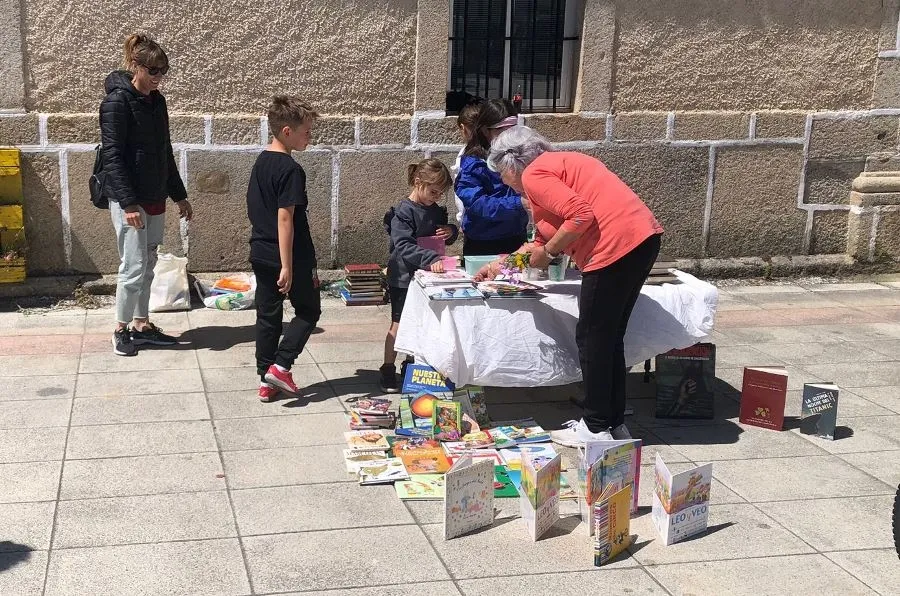 Foto 5 - Aldea del Obispo celebra el D&iacute;a del Libro gracias a los m&aacute;s peque&ntilde;os
