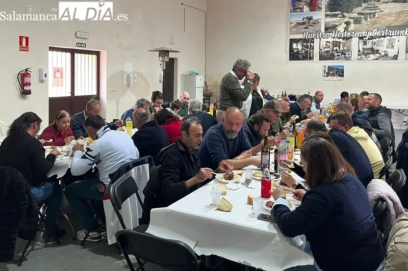 En Gejo de los Reyes mantienen la cita gastronómica mensual con un rico plato de patatas con espinazo 