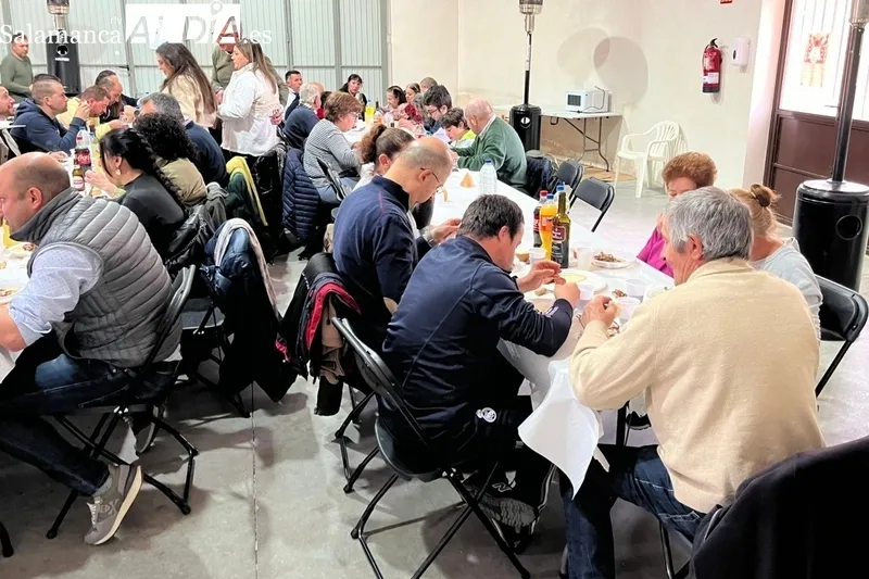 En Gejo de los Reyes mantienen la cita gastronómica mensual con un rico plato de patatas con espinazo 