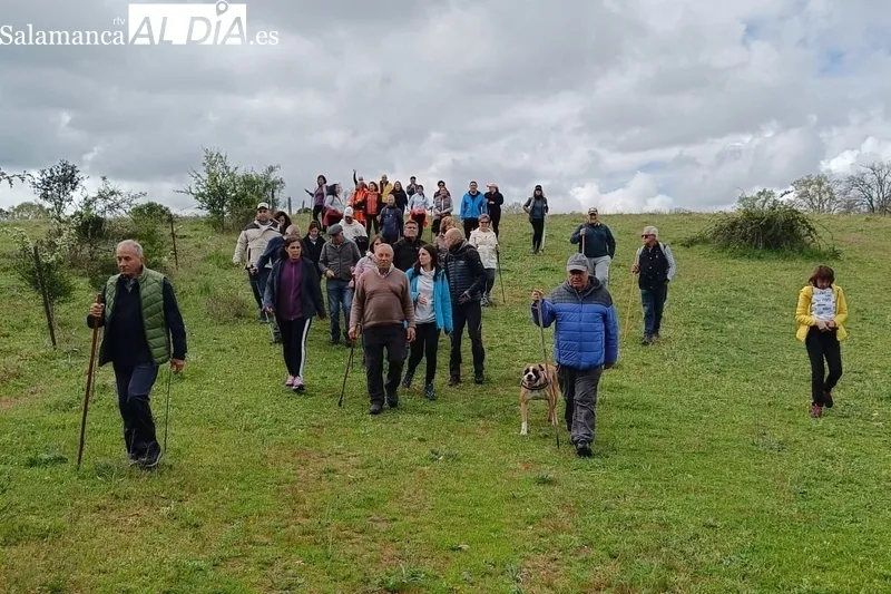 En Valderrodrigo celebraban este domingo su I Marcha Senderista, una excelente jornada para disfrutar de la naturaleza que rodea al río Uces  