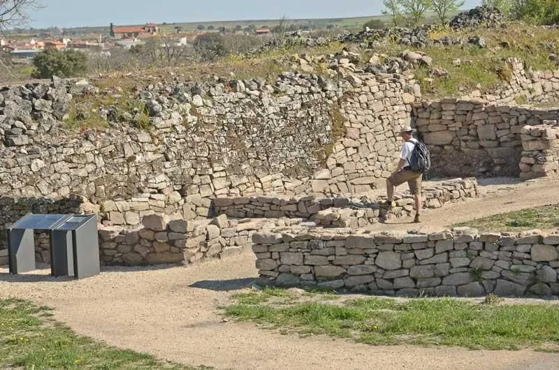 El castro de Yecla la Vieja. Fotos: Salamanca Emoción.