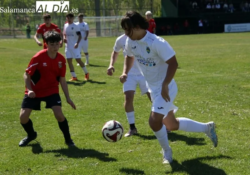 Foto 11 - Los juveniles de Alba de Tormes acarician el t&iacute;tulo y el ascenso a Primera Provincial
