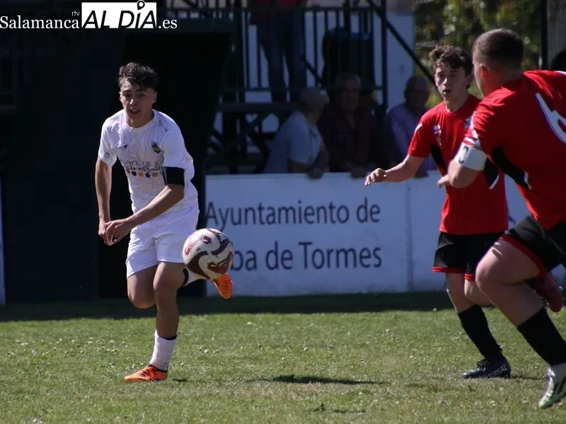 Foto 9 - Los juveniles de Alba de Tormes acarician el t&iacute;tulo y el ascenso a Primera Provincial