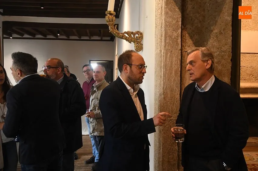 Empresarios y autoridades arropan a la gerencia del Palacio de Montarco