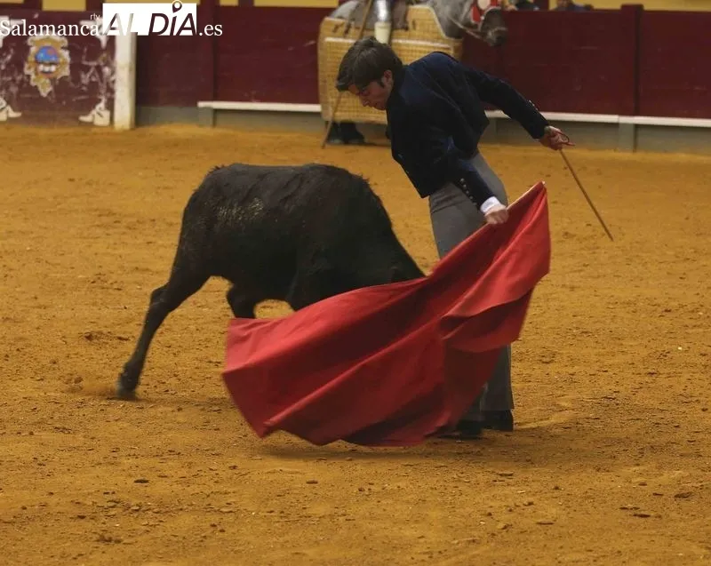 Foto 6 - Carlos Tirado marca el camino en el debut del albense Antonio Garc&iacute;a