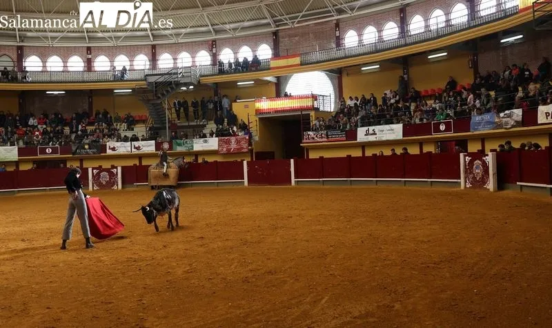 Foto 3 - Carlos Tirado marca el camino en el debut del albense Antonio Garc&iacute;a