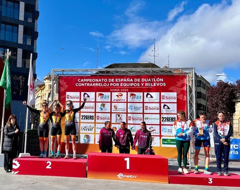 Foto 2 - El equipo femenino de la Escuela Triatl&oacute;n Salmantina, subcampe&oacute;n de Espa&ntilde;a de Duatlon por relevos