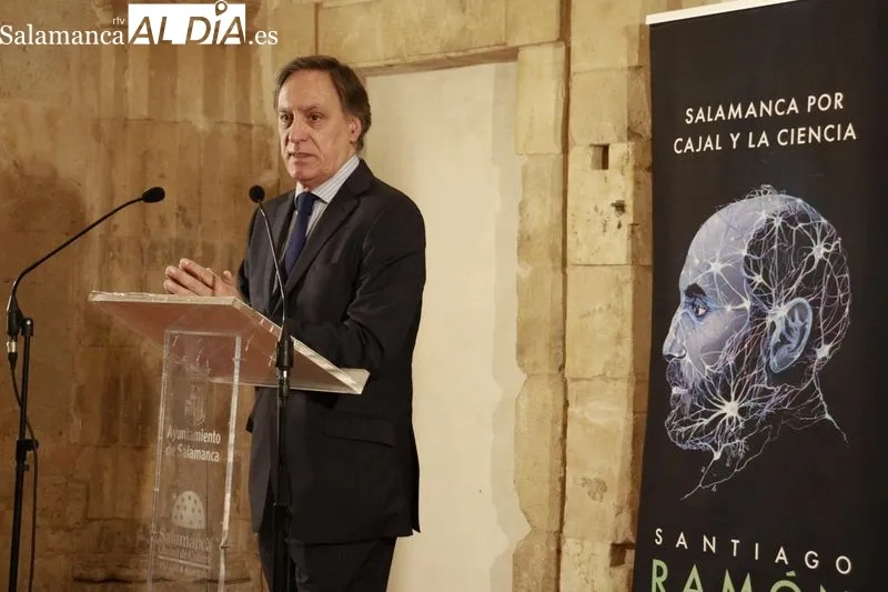 Inauguración de la jornada homenaje al padre de la Neurociencia, Santiago Ramón y Cajal, en el Teatro Liceo. Foto Raúl Riego