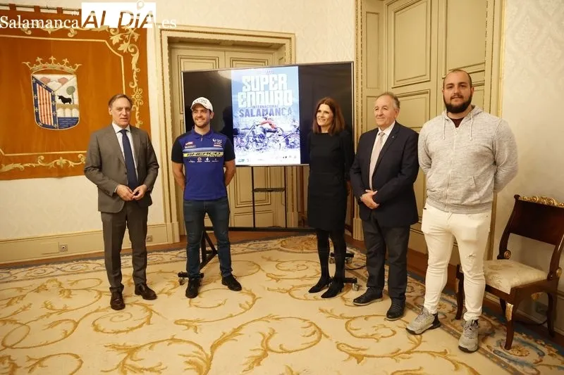 Presentación en el Ayuntamiento del Superenduro Urbano Internacional. Foto: David Sañudo
