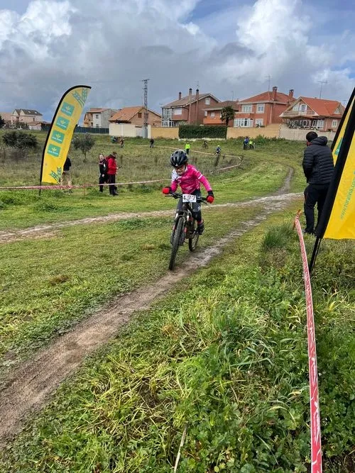 Foto 3 - Medallas para ciclistas de Salamanca en Benavente