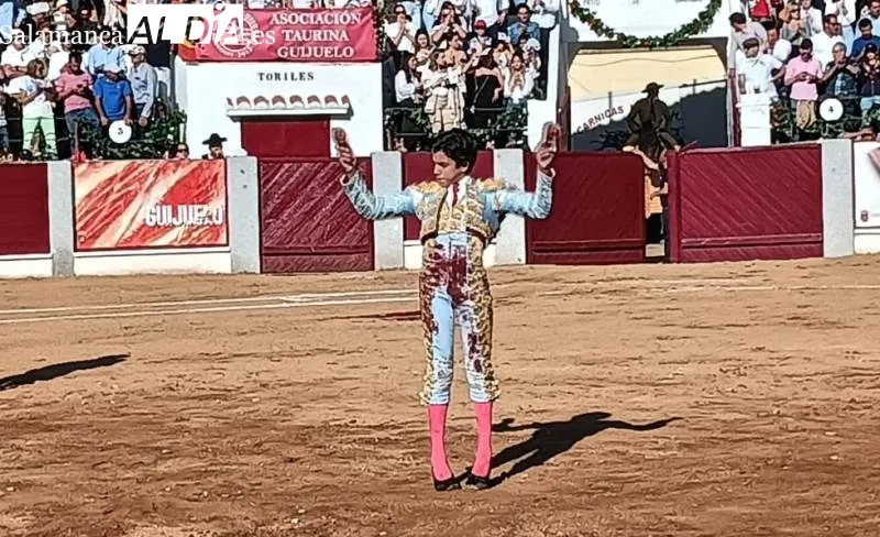 Dos orejas para Marco Pérez en el segundo de la tarde