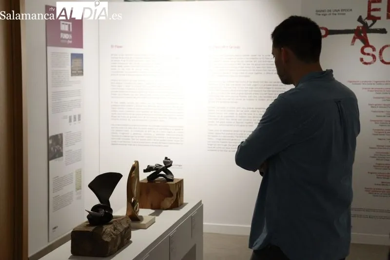Exposición ‘El Paso. Signo de una época’ en el Centro Cultural FUNDOS Fórum Salamanca, ubicado en la avenida Alfonso IX de León, 78. Foto de Raúl Riego
