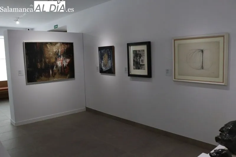 Exposición ‘El Paso. Signo de una época’ en el Centro Cultural FUNDOS Fórum Salamanca, ubicado en la avenida Alfonso IX de León, 78. Foto de Raúl Riego