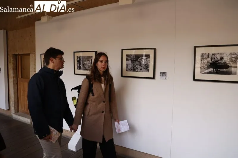 Inauguración de la exposición 'Librerías con encanto' de José Ramón Madruga. Foto: David Sañudo
