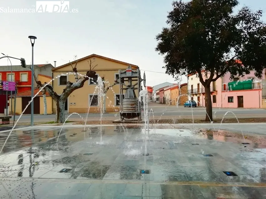 Nueva fuente en el Parque de Abajo  / CORREDERA