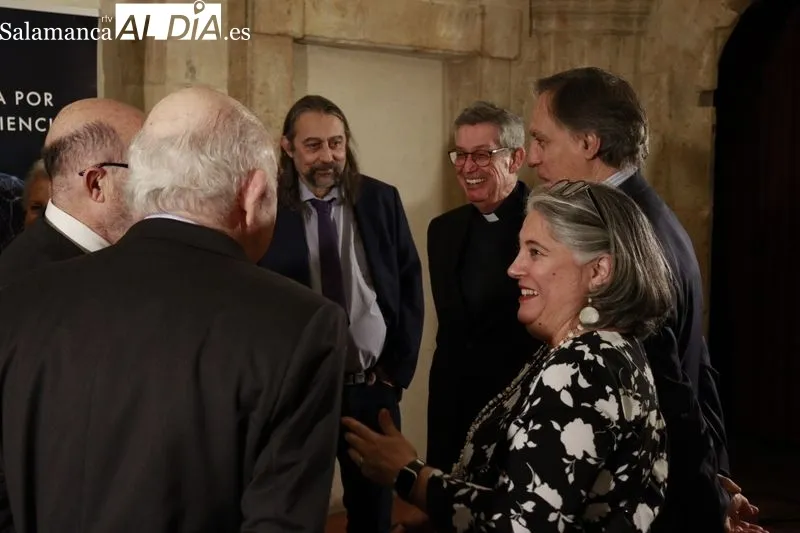Inauguración de la jornada homenaje al padre de la Neurociencia, Santiago Ramón y Cajal, en el Teatro Liceo. Foto Raúl Riego