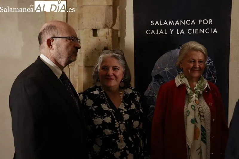 Inauguración de la jornada homenaje al padre de la Neurociencia, Santiago Ramón y Cajal, en el Teatro Liceo. Foto Raúl Riego