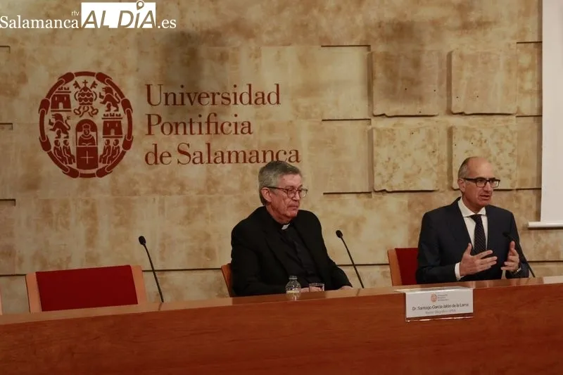 El presidente de la Diputación de Salamanca, Javier Iglesias García, y el Rector de la Universidad Pontificia de Salamanca, Santiago García-Jalón de la Lama, han suscrito este convenio