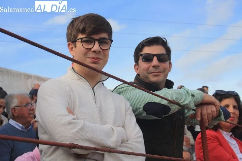 Ismael Martín y el debutante Pedro Andrés, a hombros 