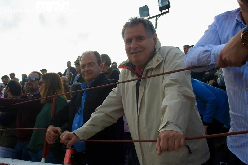 Ismael Martín y el debutante Pedro Andrés, a hombros 