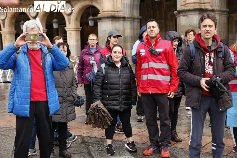 Salamanca desafía a la lluvia y pasea por el Día Mundial de la Salud | FOTOS: David Sañudo 