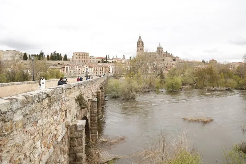 Así luce el río Tormes días después de la borrasca Nelson | FOTOS: David Sañudo 