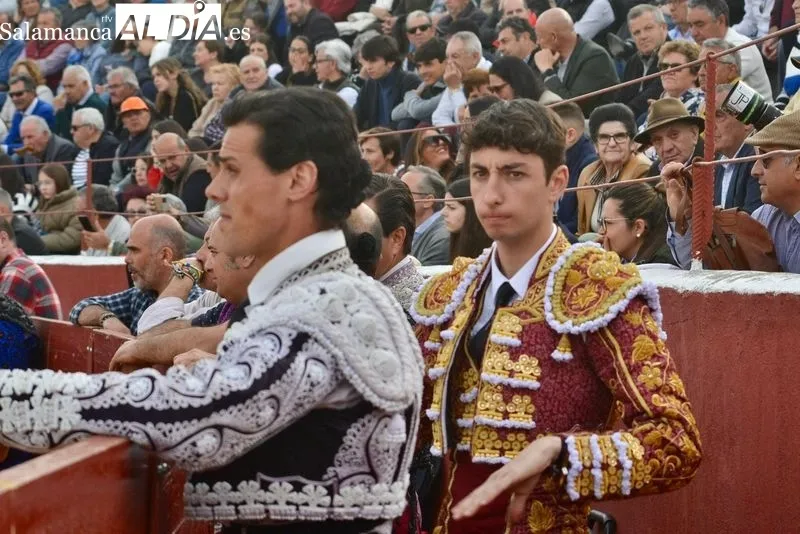 Ismael Martín y el debutante Pedro Andrés, a hombros 