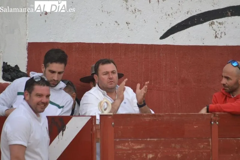 Ismael Martín y el debutante Pedro Andrés, a hombros 
