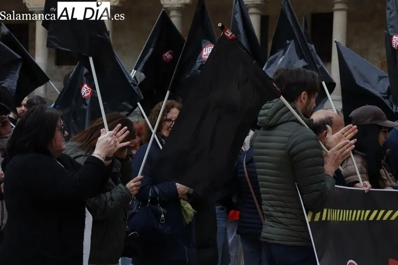 Concentración en la plaza de San Román por el Día Mundial de la Seguridad y la Salud en el Trabajo. Foto: Raúl Riego