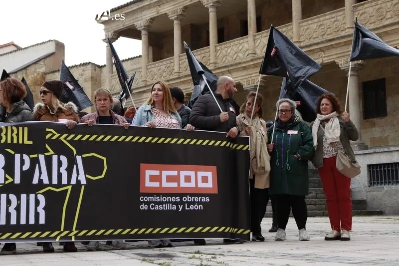 Concentración en la plaza de San Román por el Día Mundial de la Seguridad y la Salud en el Trabajo. Foto: Raúl Riego