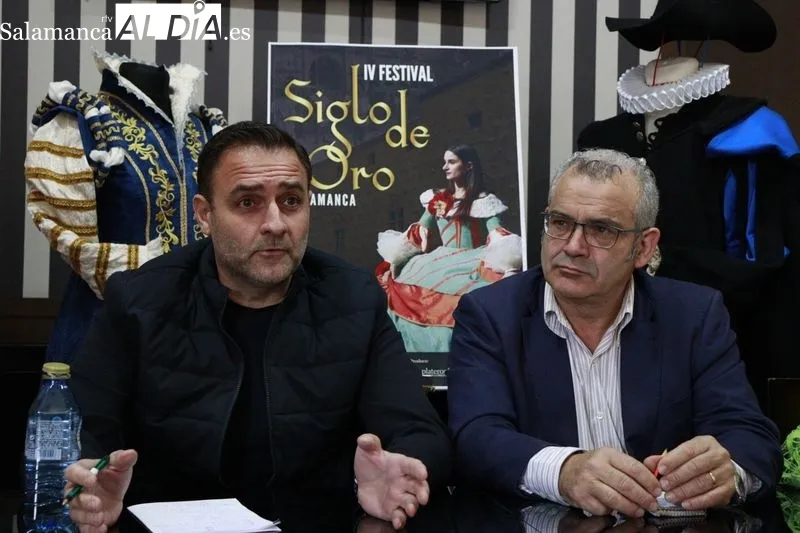 Presentación del 4º Festival del Siglo de Oro de Salamanca con el hostelero Álvaro Juanes y Manuel Sánchez Hoyos, productor y presidente de la Asociación de Amigos del Siglo de Oro Español de Salamanca