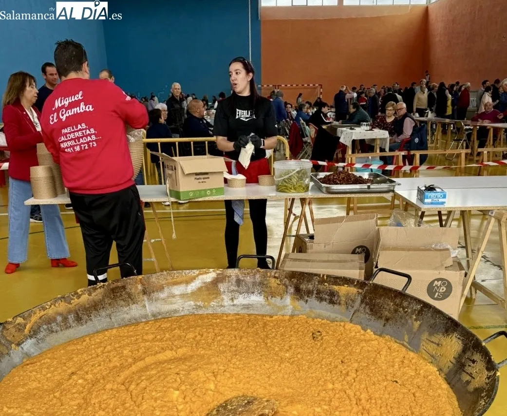 Foto 4 - M&aacute;s de 600 platos de patatas mene&aacute;s para celebrar a San Isidro en Cantalpino
