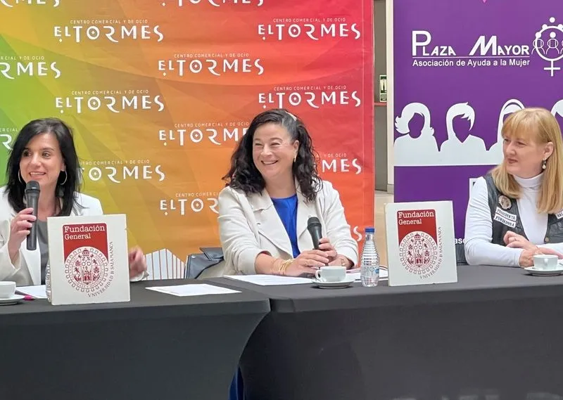 Encuentro de mujeres empresarias y profesionales en el Centro Comercial El Tormes. Foto: CC El Tormes