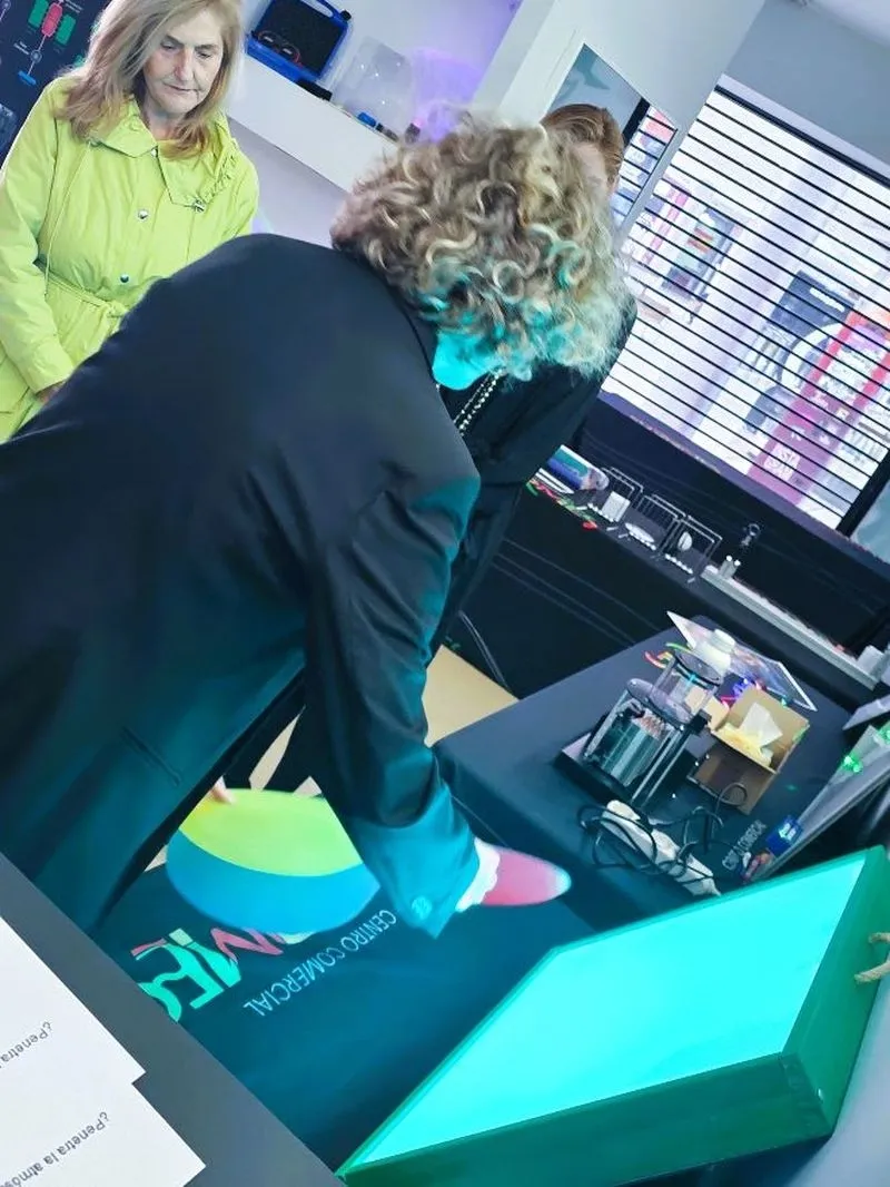 Presentación de 'Lumus' en el centro comercial El Tormes