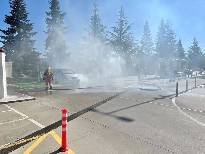 Simulacro de emergencia en el Centro Comercial El Tormes